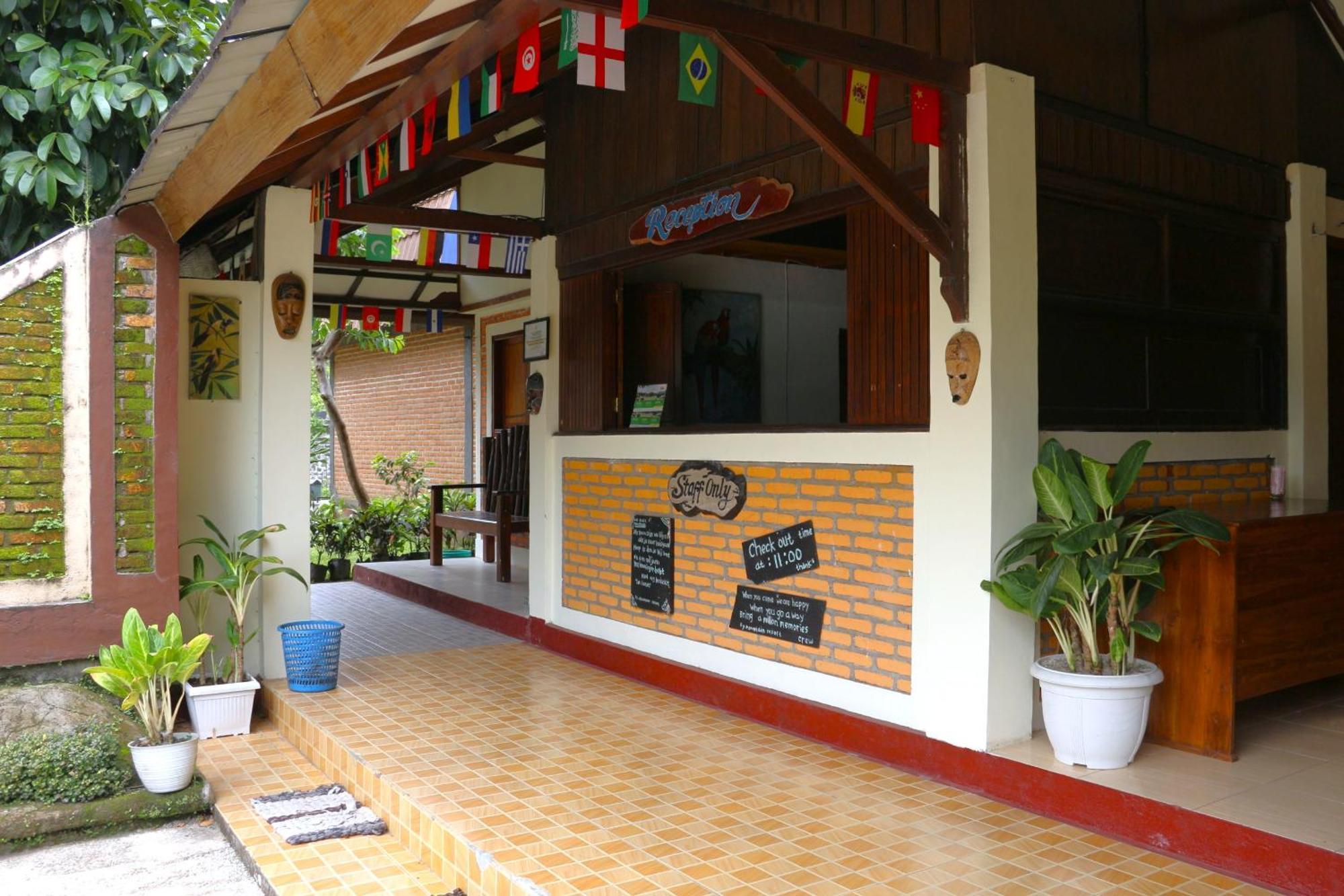 Green Orry Inn เตเตบาตู ภายนอก รูปภาพ