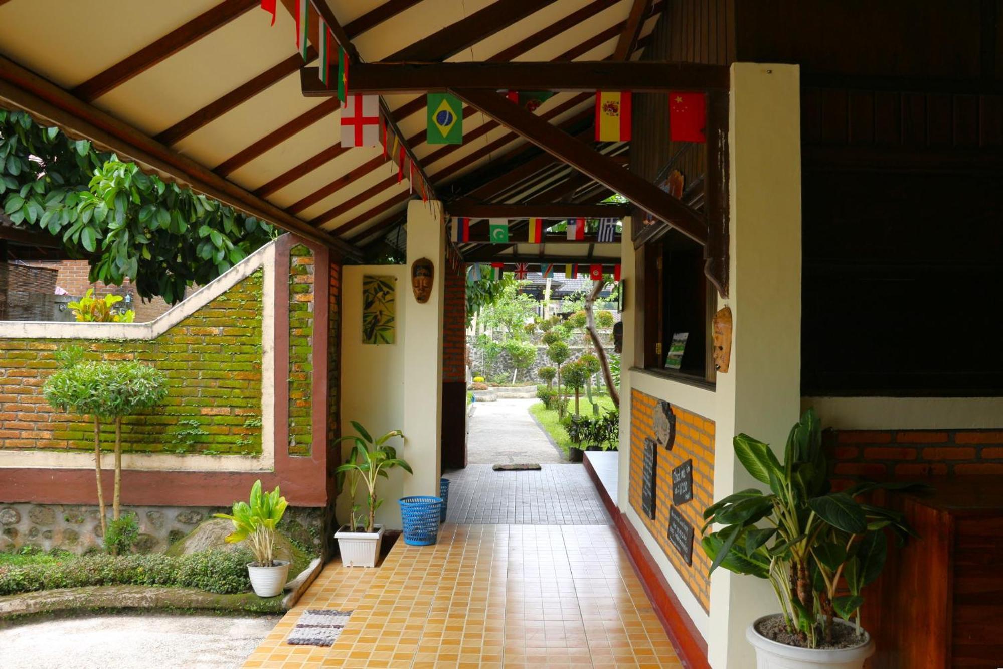 Green Orry Inn เตเตบาตู ภายนอก รูปภาพ