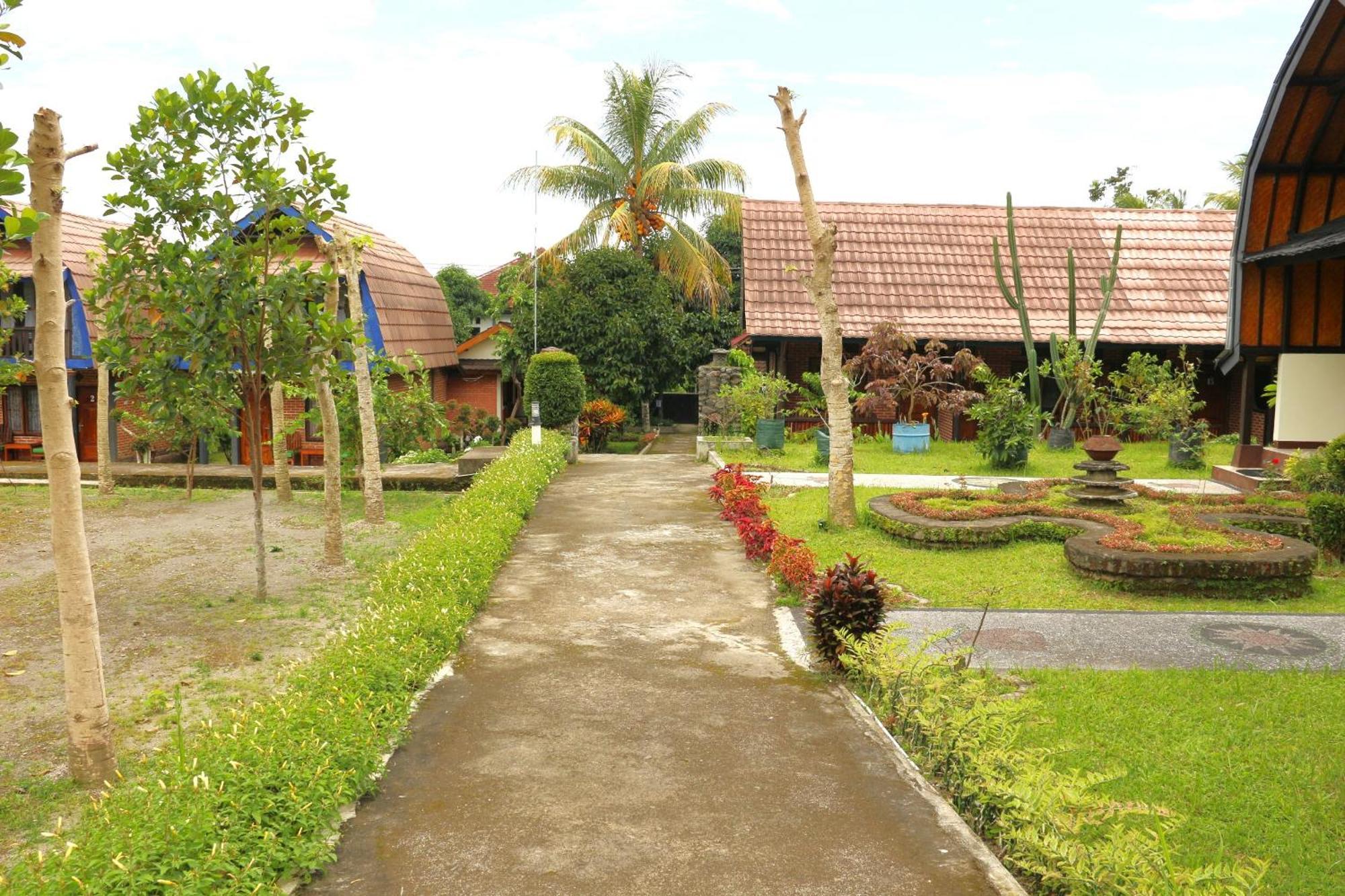 Green Orry Inn เตเตบาตู ภายนอก รูปภาพ